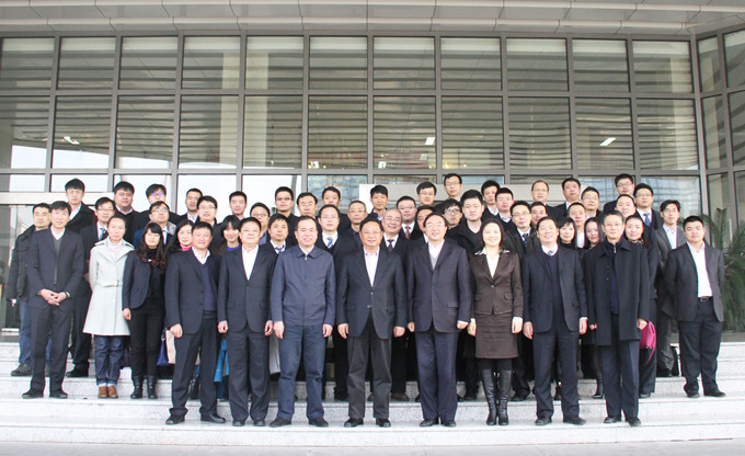 王正喜、周勇參加弘業(yè)期貨2014年總結(jié)大會(huì)