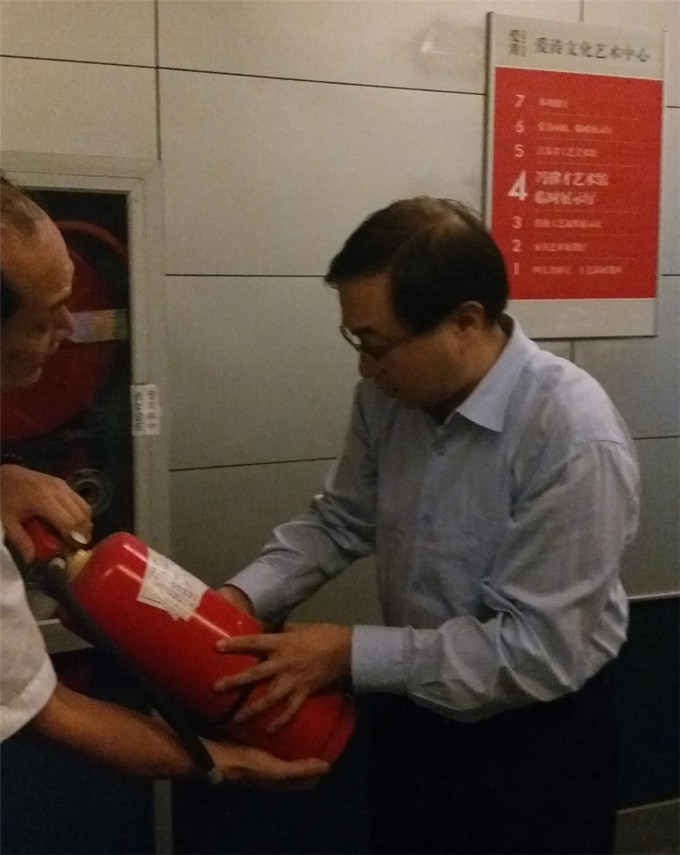 周勇到遠大公司和愛濤藝術(shù)館檢查安全生產(chǎn)