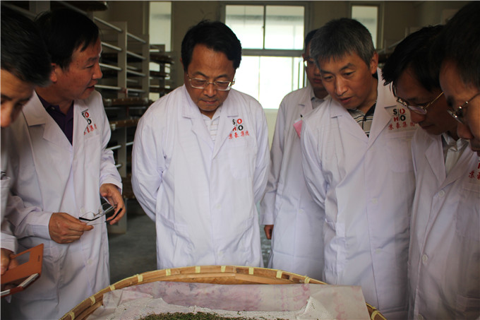 省國資委副主任王正宇赴蘇豪蠶種公司開展“三解三促”活動(dòng)