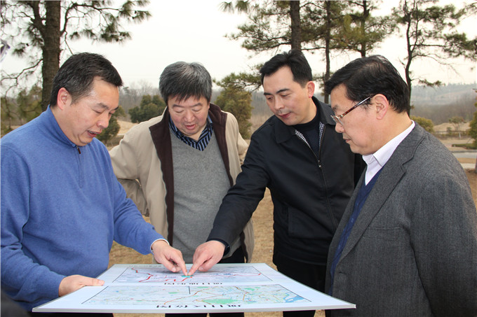 省國資委第二監(jiān)事會(huì)主席施建國到蘇豪健康養(yǎng)老產(chǎn)業(yè)園區(qū)項(xiàng)目現(xiàn)場(chǎng)調(diào)研