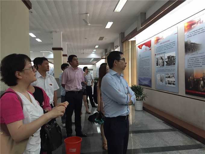 集團直屬黨委第二、四支部聯(lián)合開展紅色基地組織生活會