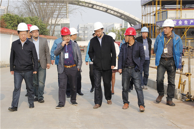 周勇總裁調(diào)研文化創(chuàng)意中心和天泓板橋項(xiàng)目