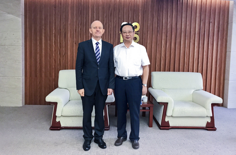 王正喜董事長(zhǎng)會(huì)見白俄羅斯駐滬總領(lǐng)事馬采利先生