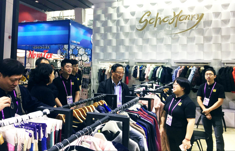 王正喜董事長等集團(tuán)領(lǐng)導(dǎo)考察124屆廣交會