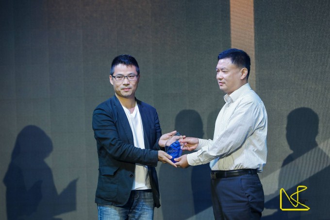 首屆南京揚(yáng)子當(dāng)代藝術(shù)博覽會昨日在寧開幕