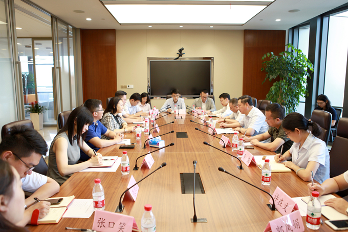 王正喜董事長調(diào)研弘業(yè)期貨上海管理中心并為職工“送清涼”