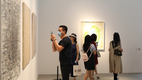 蘇豪控股集團(tuán)旗下江蘇省現(xiàn)代藝術(shù)館盛大開(kāi)幕暨展覽