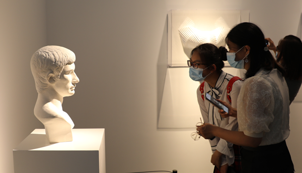 蘇豪控股集團(tuán)旗下江蘇省現(xiàn)代藝術(shù)館盛大開(kāi)幕暨展覽