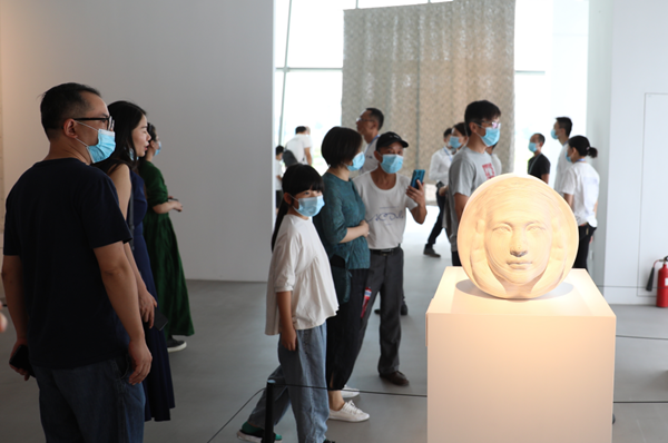 蘇豪控股集團(tuán)旗下江蘇省現(xiàn)代藝術(shù)館盛大開(kāi)幕暨展覽