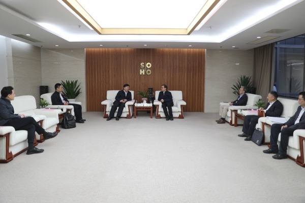 南京市副市長鄧智毅一行到訪蘇豪控股集團_副本.jpg